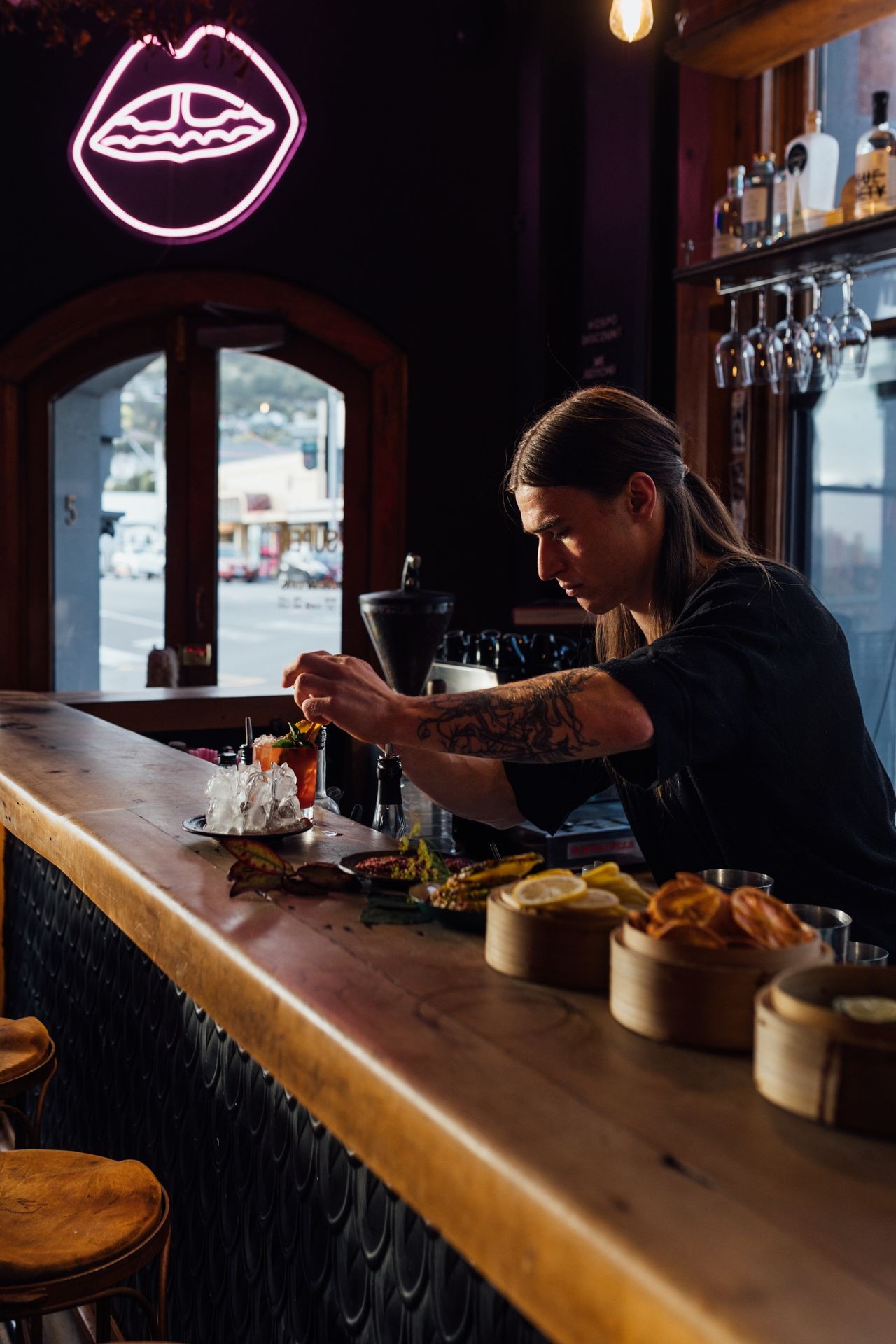 SUPER BAR